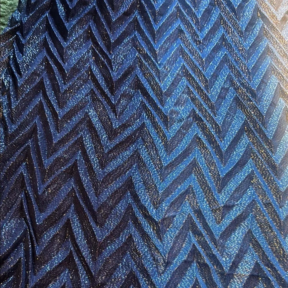 NWOT Elegant Blues and White infinity Scarf